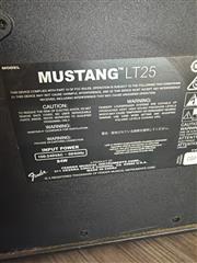 FENDER MUSTANG LT25